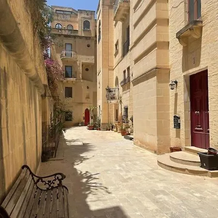 Character Maisonette Spinola Bay Daire *