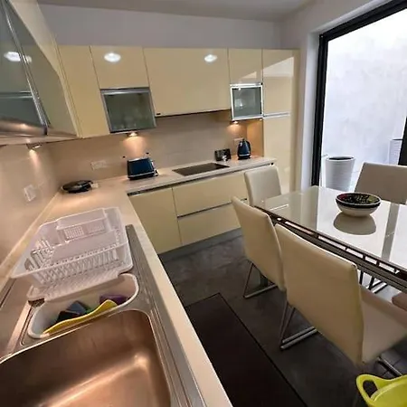 Character Maisonette Spinola Bay Saint Julian's