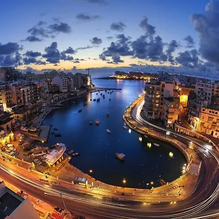 Character Maisonette Spinola Bay Appartamento