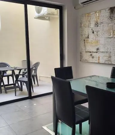 Character Maisonette Spinola Bay